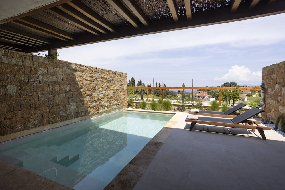 pnoes luxury suites