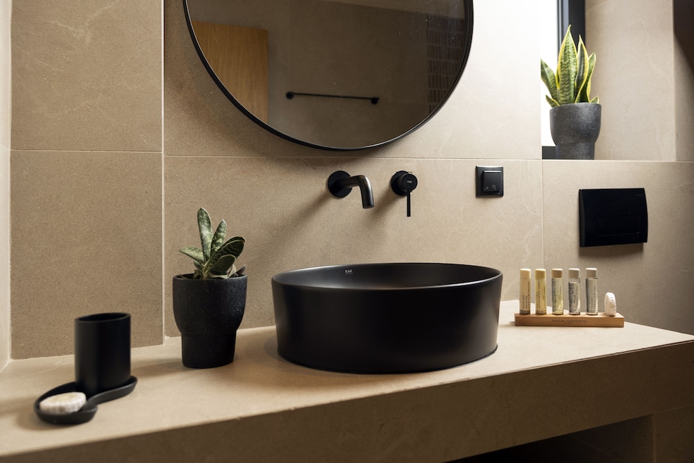pnoes luxury suites