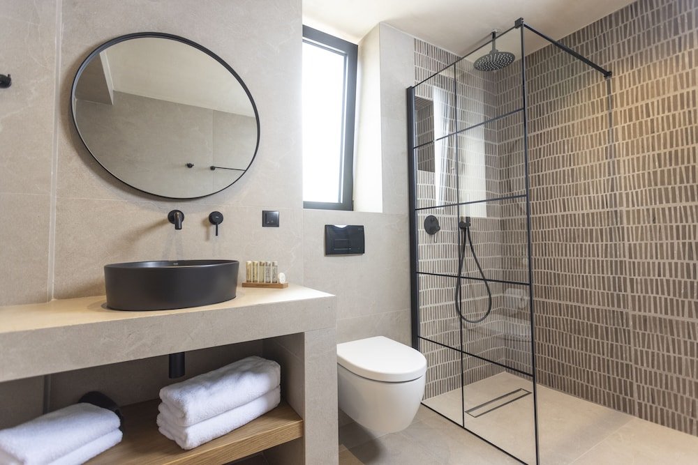 pnoes luxury suites