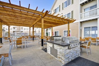 homewood suites by hilton oakland waterfront
