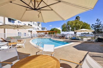 homewood suites by hilton oakland waterfront