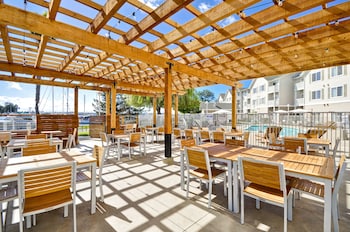 homewood suites by hilton oakland waterfront