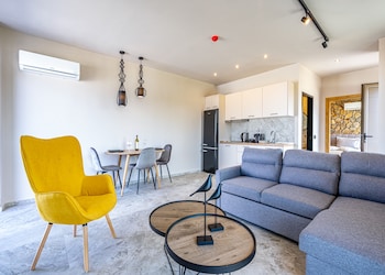 pathos seaside suites