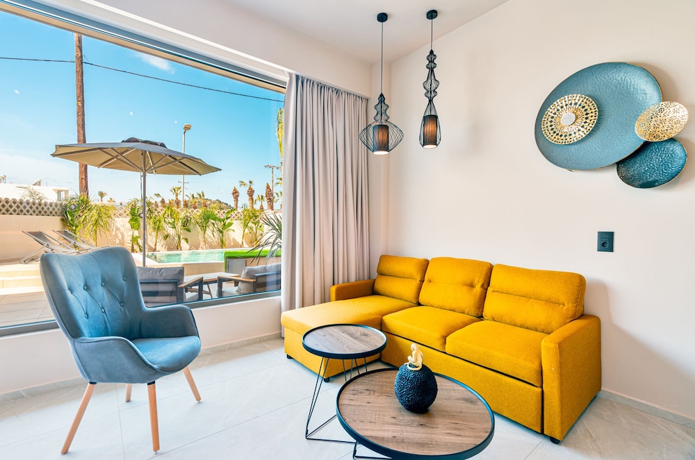 pathos seaside suites