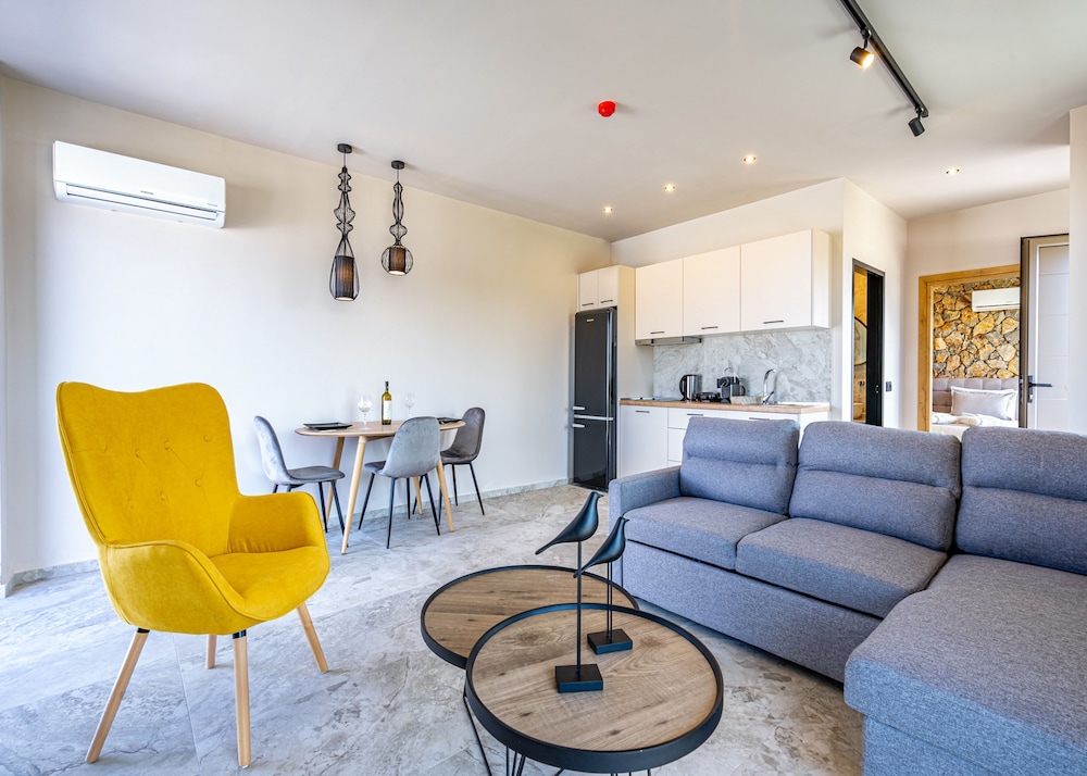 pathos seaside suites