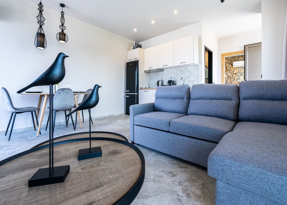 pathos seaside suites
