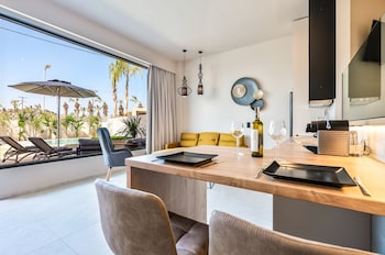 pathos seaside suites