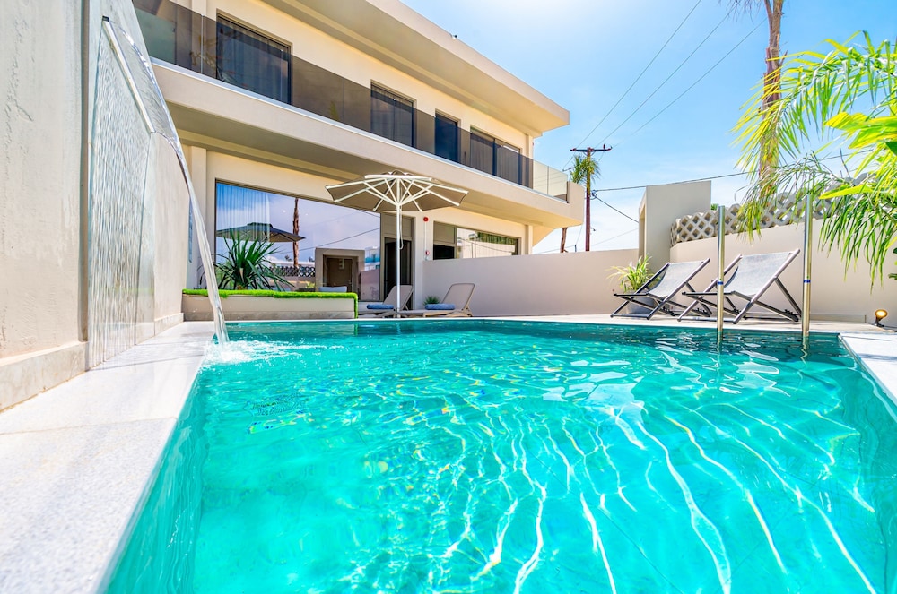 pathos seaside suites