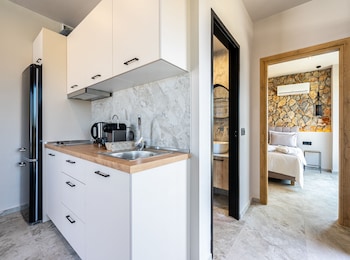 pathos seaside suites