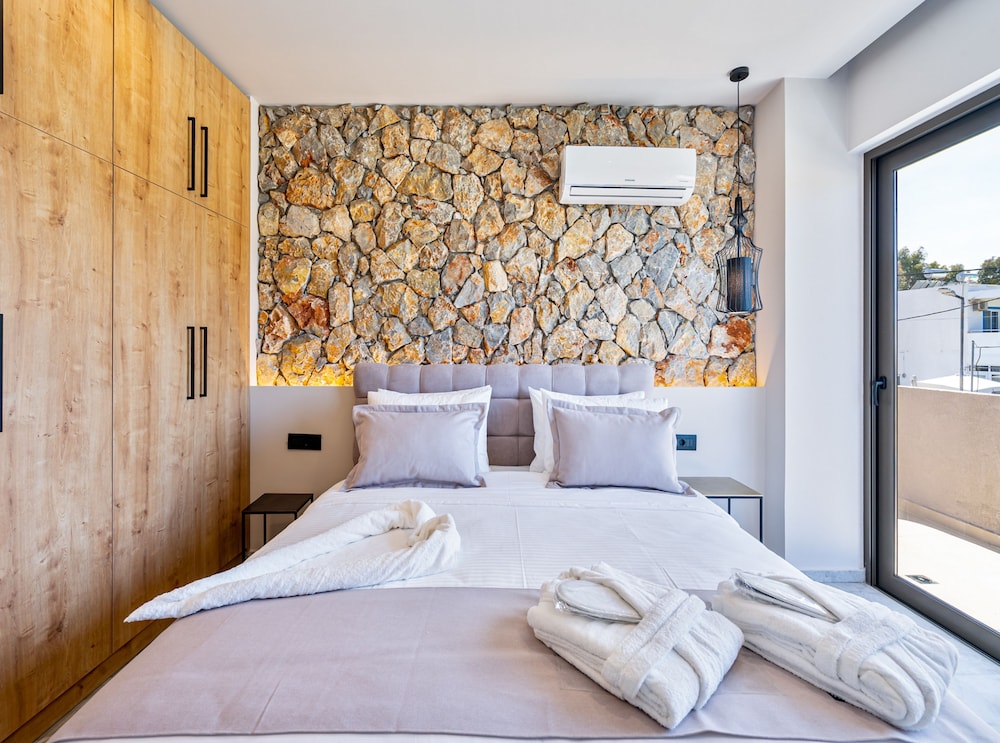pathos seaside suites