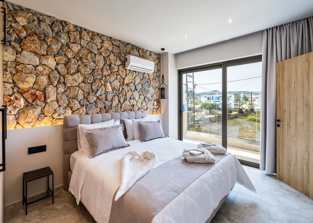 pathos seaside suites