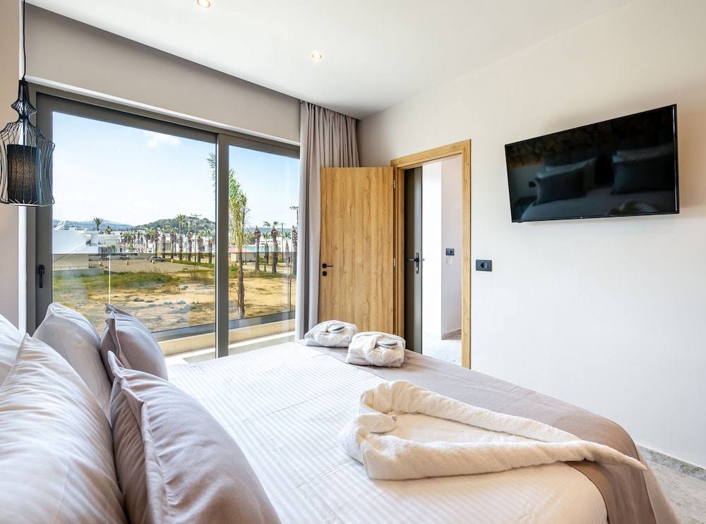 pathos seaside suites
