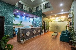 hotel sky wood at airport