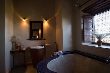 kasbah agafay hotel and spa