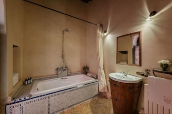 kasbah agafay hotel and spa