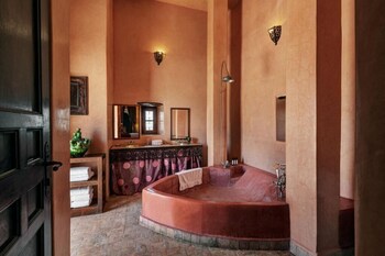 kasbah agafay hotel and spa