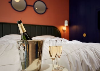 artotel london battersea power station powered by radisson hotels