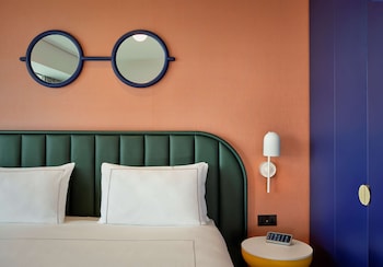 artotel london battersea power station powered by radisson hotels