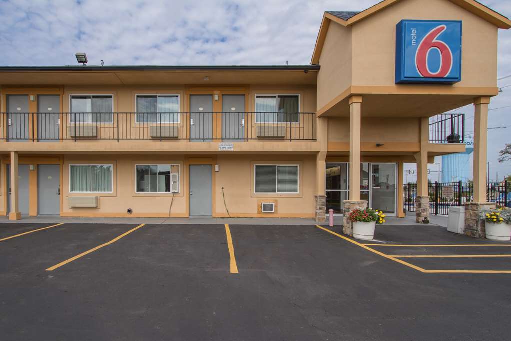 motel 6 oshkosh wi