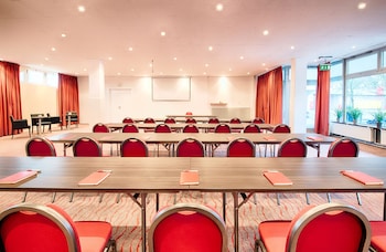 leonardo hotel hamburg elbbruecken