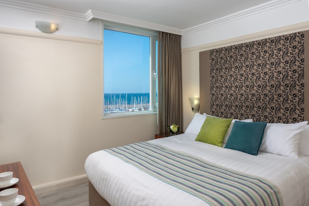 herods hotel tel aviv by the beach