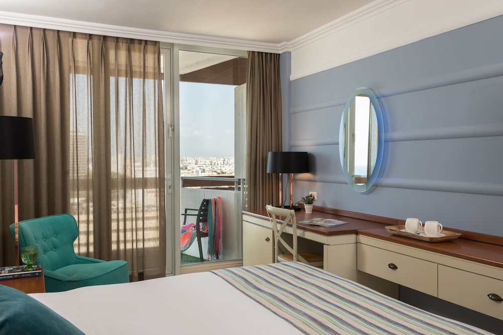 herods hotel tel aviv by the beach