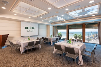 herods hotel tel aviv by the beach