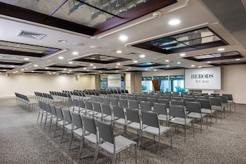 herods hotel tel aviv by the beach