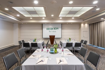 herods hotel tel aviv by the beach