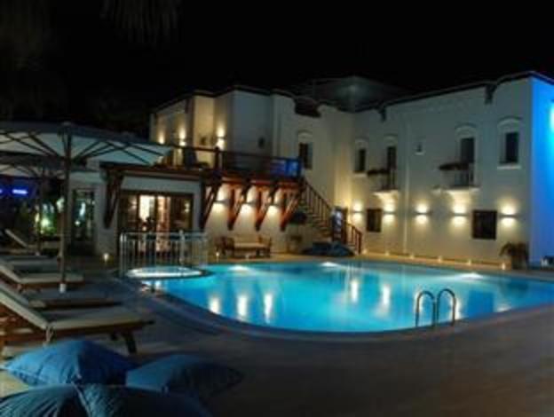 the corner boutique hotel