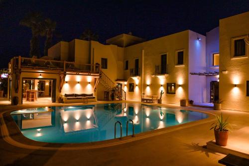 the corner boutique hotel