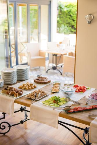 the corner boutique hotel