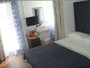 the corner boutique hotel