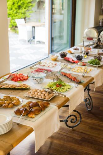 the corner boutique hotel