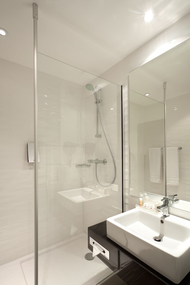 holiday inn lille ouest englos by ihg