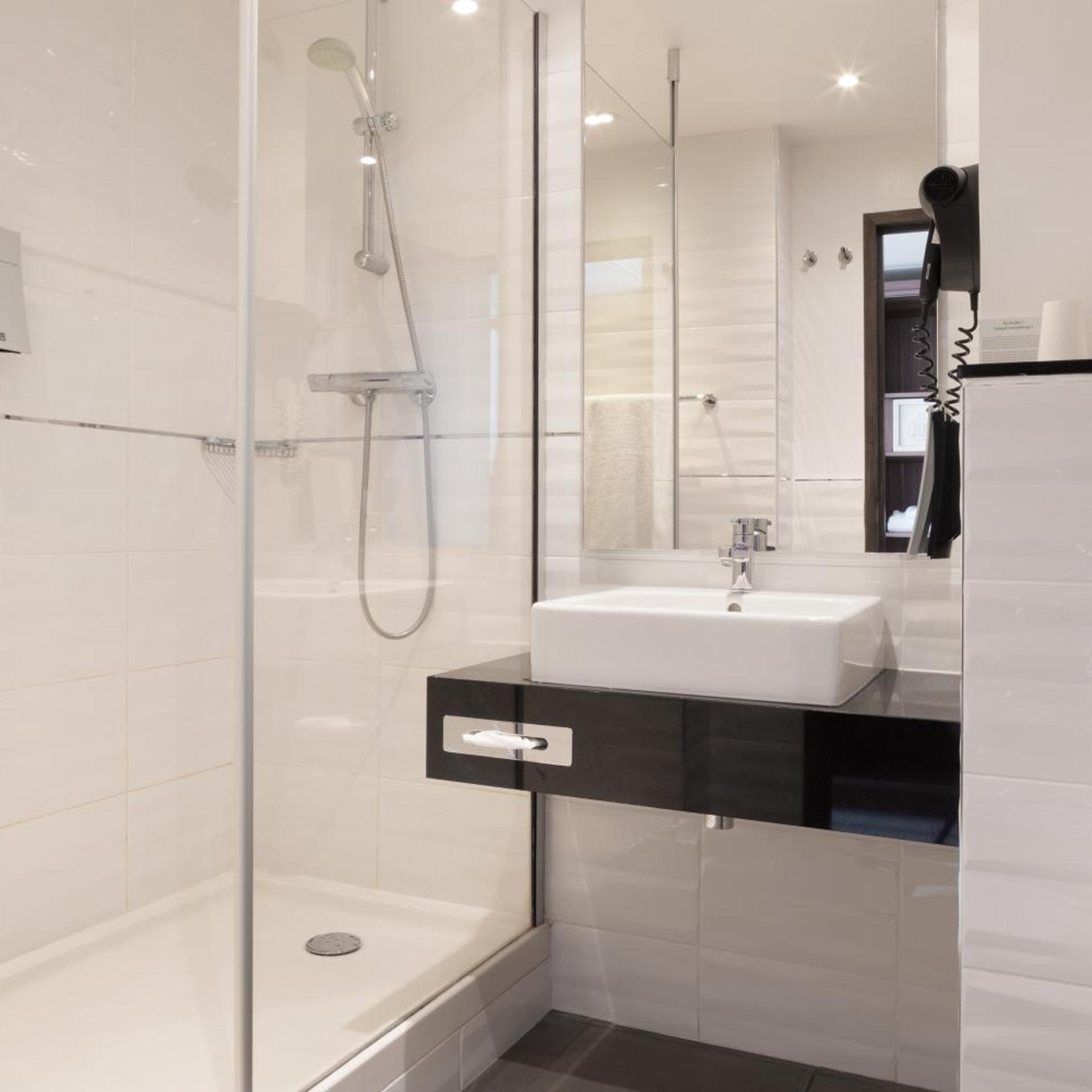 holiday inn lille ouest englos by ihg
