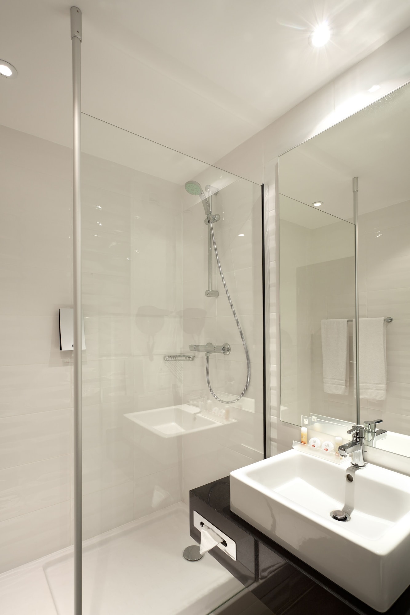 holiday inn lille ouest englos by ihg
