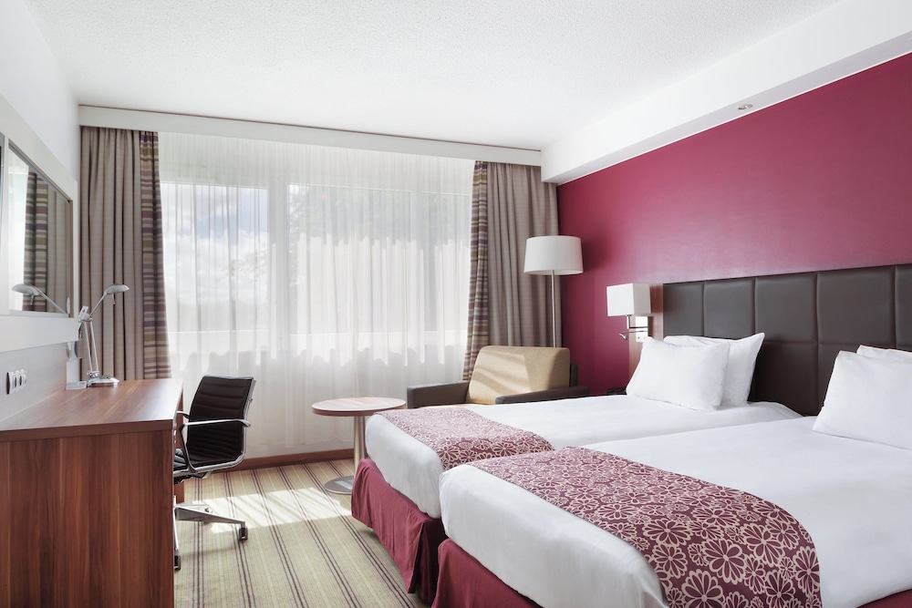 holiday inn lille ouest englos by ihg