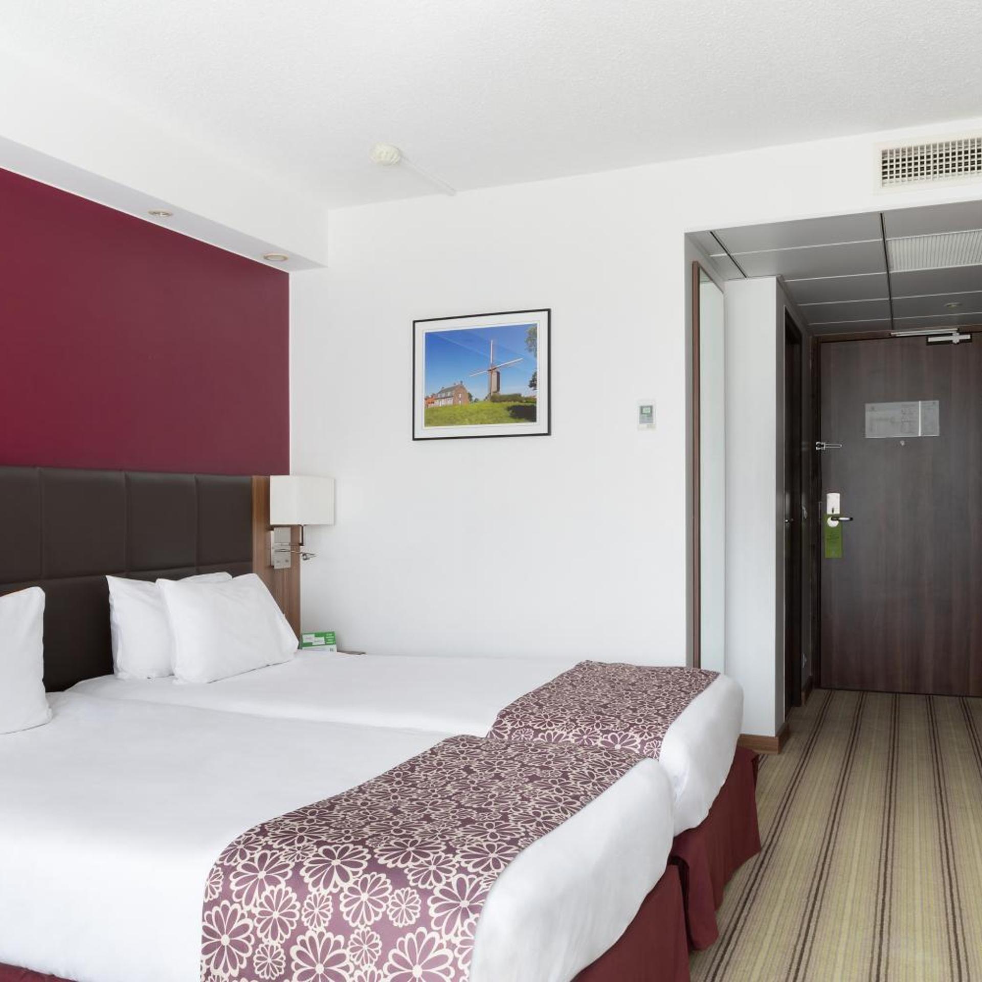 holiday inn lille ouest englos by ihg