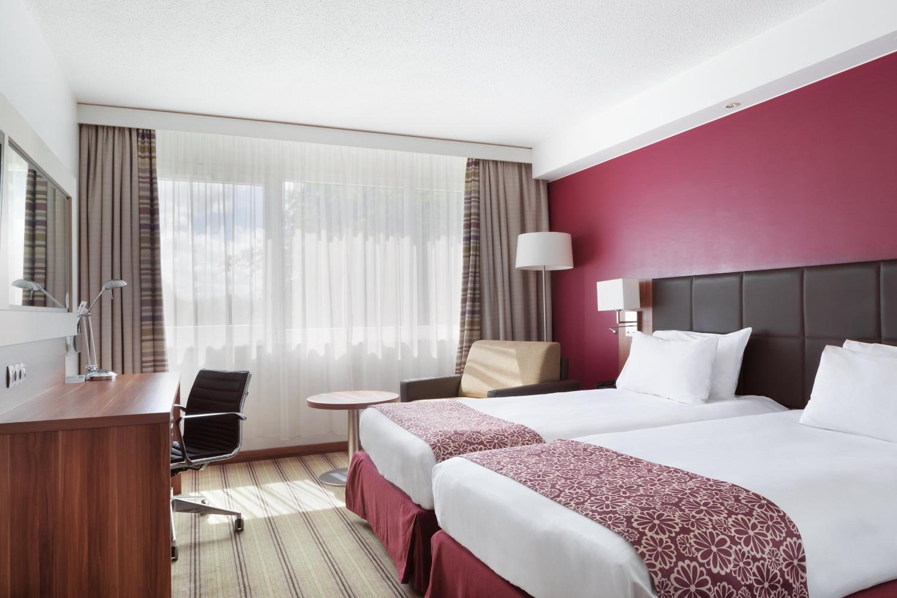 holiday inn lille ouest englos by ihg