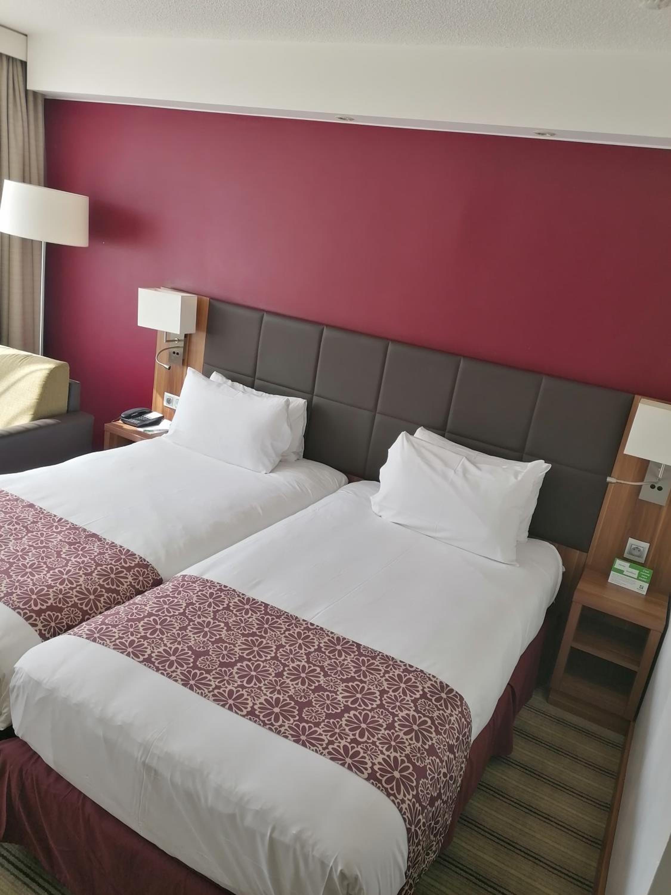 holiday inn lille ouest englos by ihg