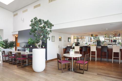 holiday inn lille ouest englos by ihg