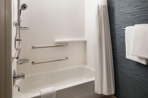 courtyard by marriott indianapolis at the capitol