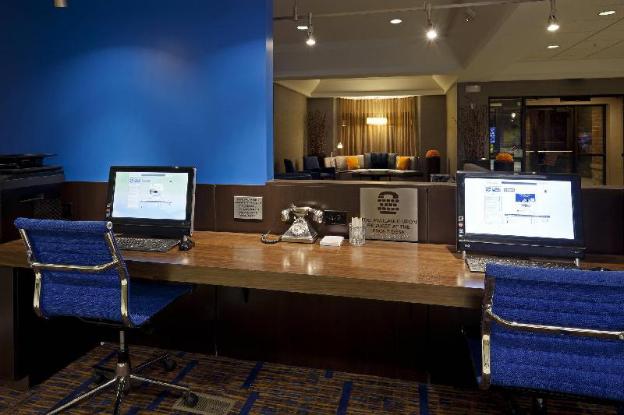 courtyard by marriott indianapolis at the capitol