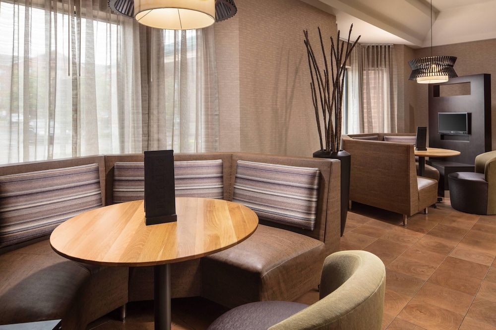 courtyard by marriott indianapolis at the capitol