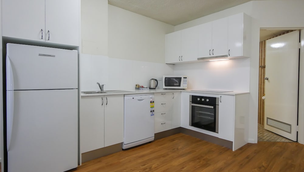 the summit apartments
