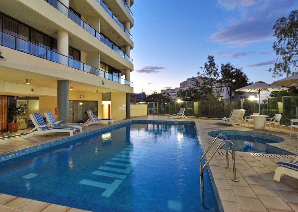the summit apartments