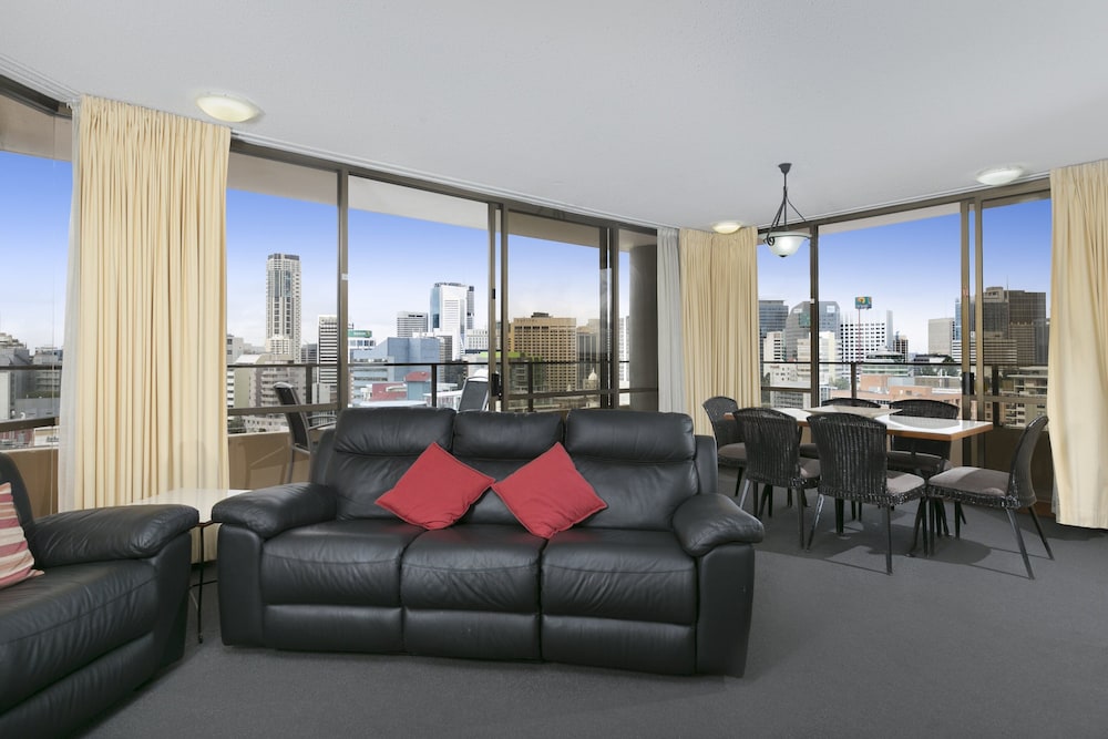 the summit apartments