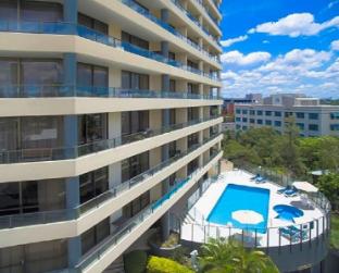 the summit apartments