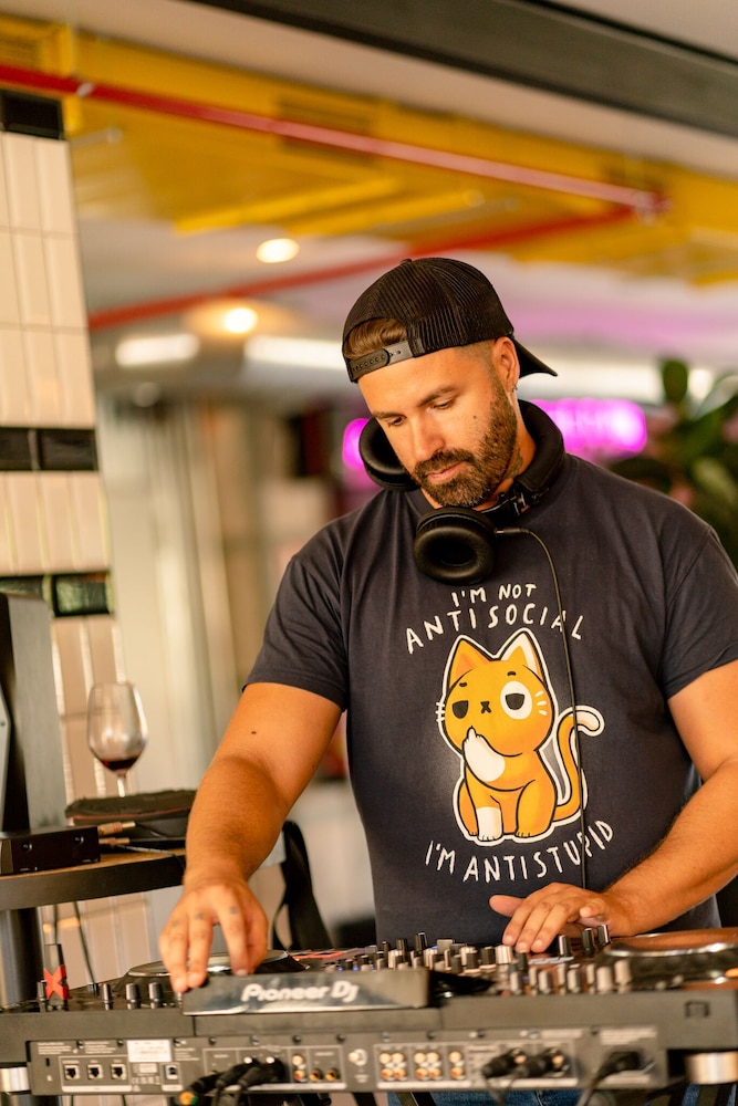 ryans lolas only adults